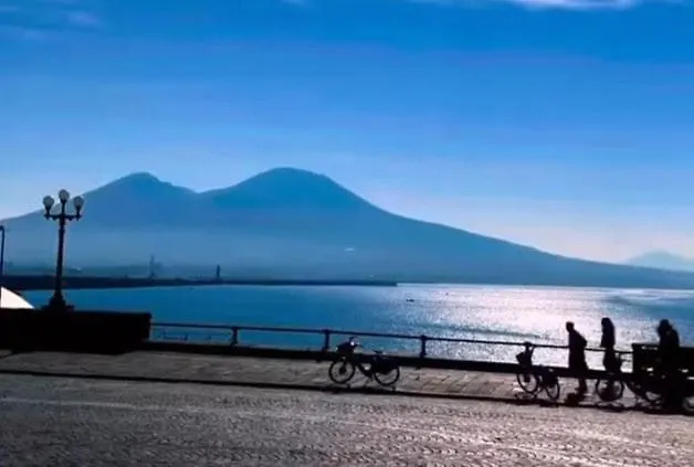 Gradoni Di Chiaia 62 Apartment Naples