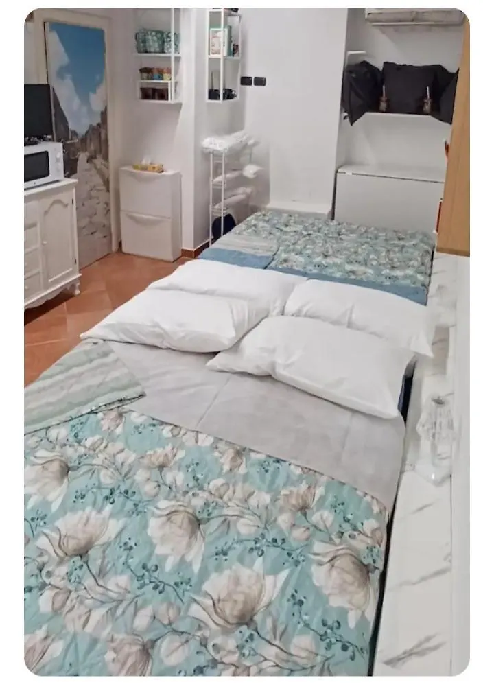 Gradoni Di Chiaia 62 Apartment Naples